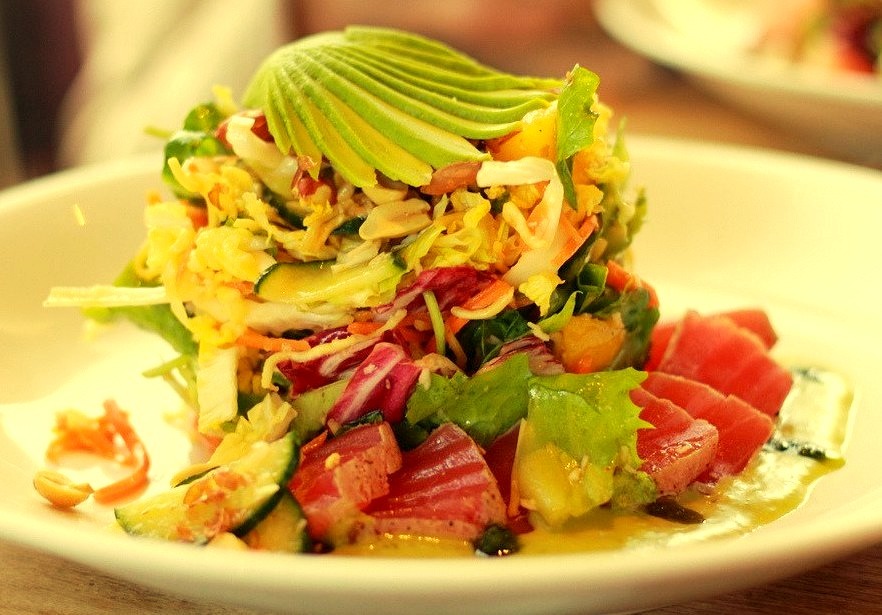 Sashimi Tuna Salad (by YWphotography)