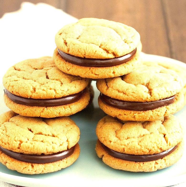 Recipe: Peanut Butter and Chocolate Sandwich Cookies