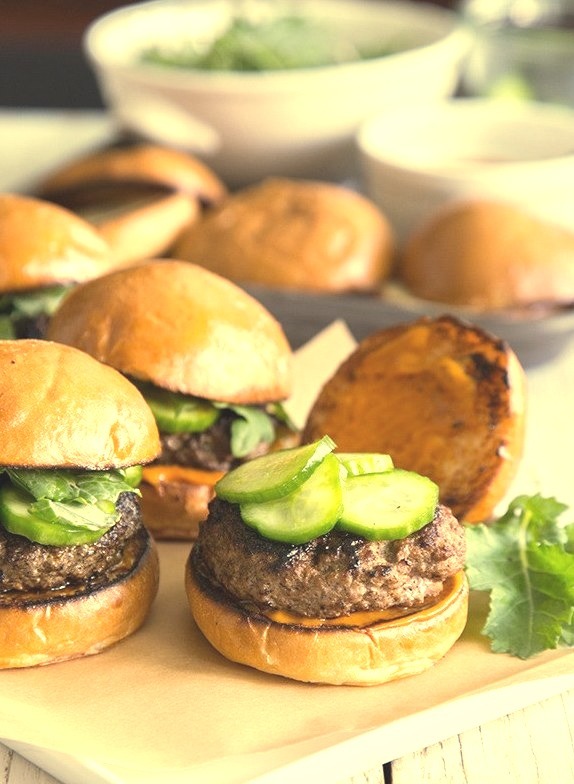 ASIAN SLIDERS WITH GOCHUJANG MAYO AND QUICK PICKLESReally nice recipes. Every hour.