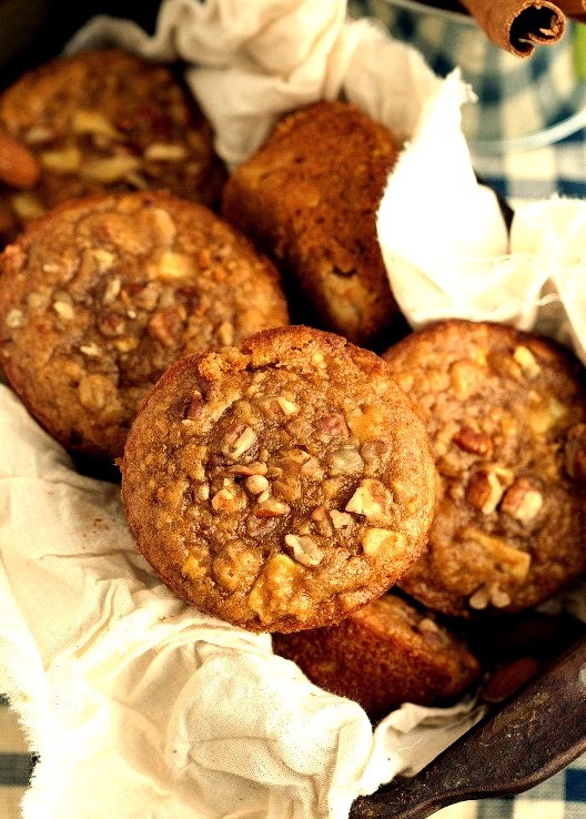 Healthy flourless almond apple muffins